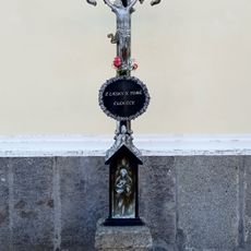 Wayside cross at the church in Mladá Vožice
