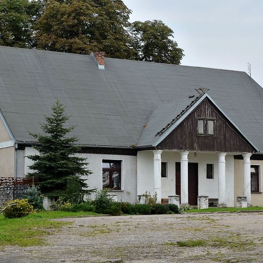 Dwór w Starym Bukowcu