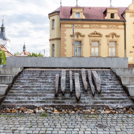 Fontána u školy v Dobřichovicích