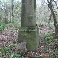 Kříž jižně od Zahorčiček na vršku