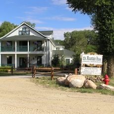 Elk Mountain Hotel