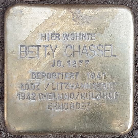 Stolperstein en memoria de Betty Chassel