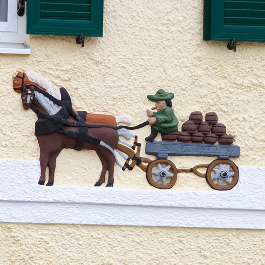Mörtelplastik eines Bierfuhrwerks