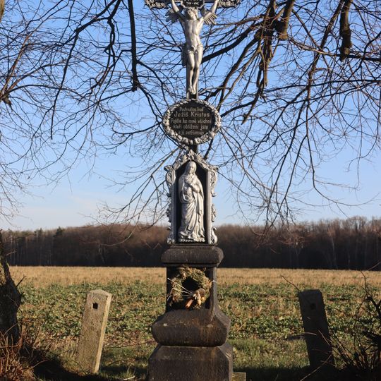 Kříž u cesty nedaleko Nového Rybníka u Lázi