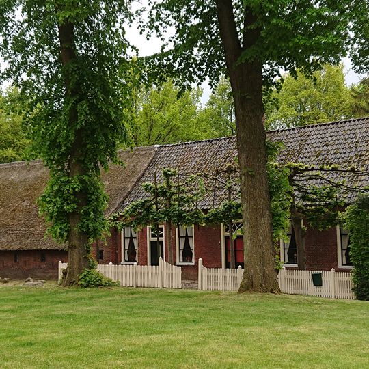 Boerderij met zijbaander