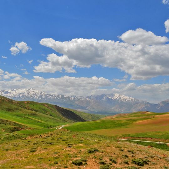 Shahrestān di Oshnavieh