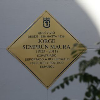 Commemorative plaque to Jorge Semprún Maura