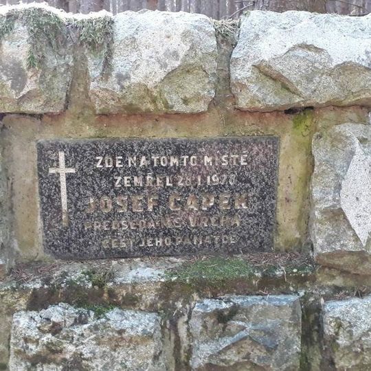 Památník Josefa Čapka u Velmovic