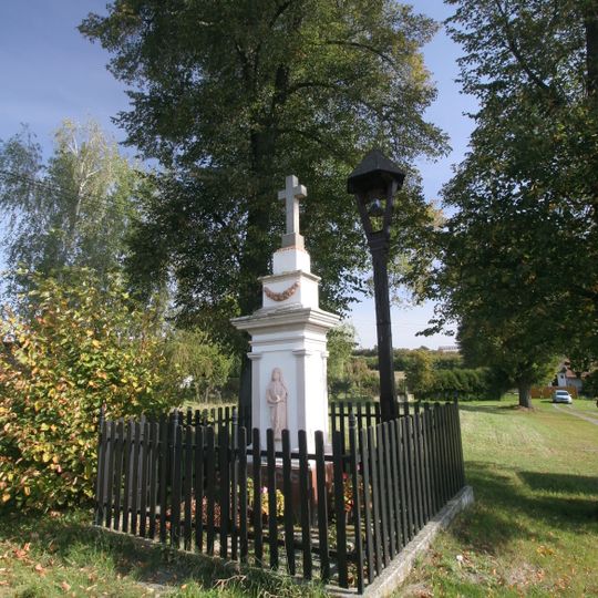 Kříž v Benešovicích