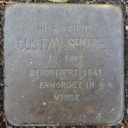 Stolperstein en memoria de Gustav Spiegel