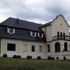 Dwór (nr 18/19) w Uszycach