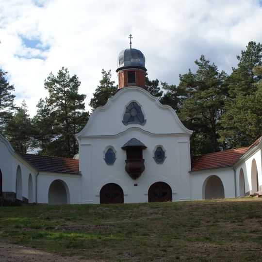 Kaplica Ukrzyżowania. Stacja XII Drogi Krzyżowej w Wielu