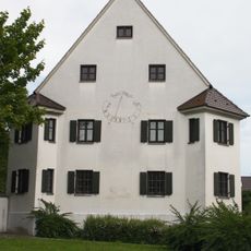 Gehört zum Ensemble Rathausplatz