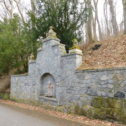 Kašna u Parkhausu č.p. 3 na Konopišti