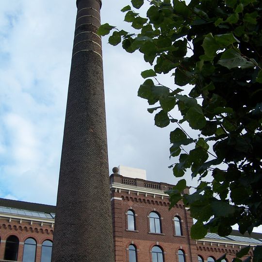 Boas: fabrieksschoorsteen