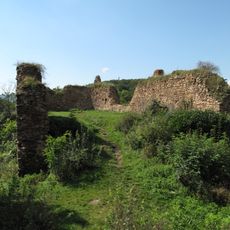 Oparno Castle