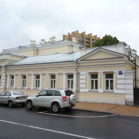 Западный флигель