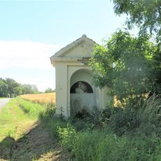 Kaplička u silnice z Liběšic do Dubčan