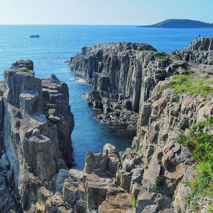 Tōjinbō cliffs