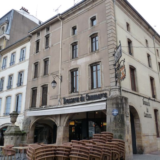 Maisons, 13-15 place des Vosges