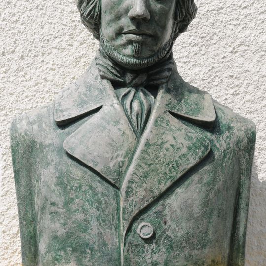Busto de Almeida Garrett