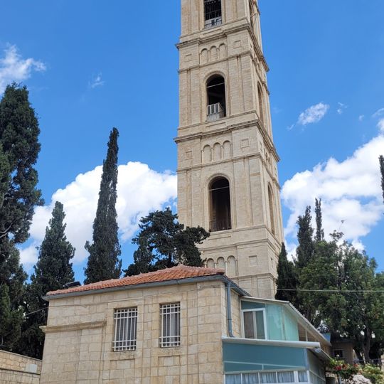 מגדל הכנסיה הרוסית הלבנה