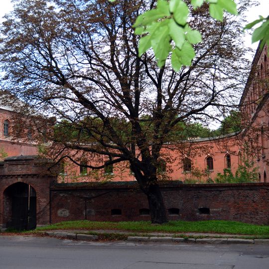 Кавальер II: склад-убежище