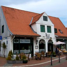 Wohn- und Geschäftshaus