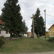 Kříž na křižovatce ve Zlukově