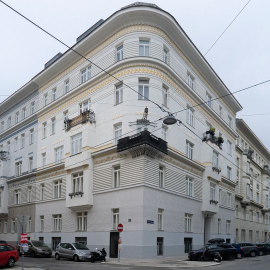 Wohnhausanlage »Marxer-Hof«