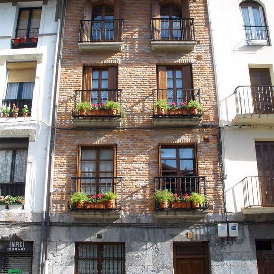 Casa Hildako Gudarien Enparantza 9