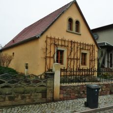 Seitengebäude und Scheune eines Bauernhofes Sachsenstraße 11a
