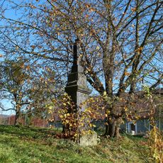 Pomník v Hrabišíně u starého hřbitova