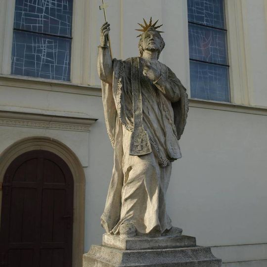 Socha svatého Františka Xaverského u kostela v Podolí