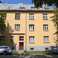 Malá Praha, železničiarske domy, dom bytový-sekcia V.