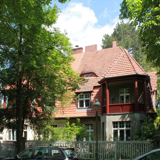 Wohnhaus & Einfriedung Am Dianaplatz 4 & 5
