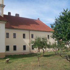 Františkánsky kláštor, kláštor františkánov