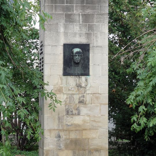 Am Salztor, Ehrenmal