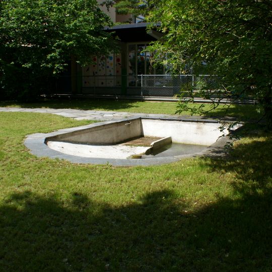 Zierbrunnen Manuelschulhaus