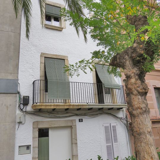 Plaça Victor Català, 10