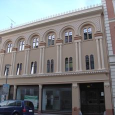 Cafe Oriental; Künstlerspiele; Mietshaus in geschlossener Bebauung Konsulstraße 6