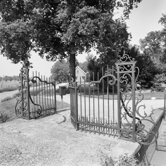 Vreedenhoff: Hek bij zijingang