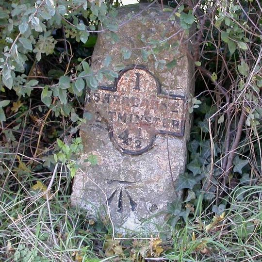 Milestone, S of Sherborne, 200M W of Lime Kiln farm