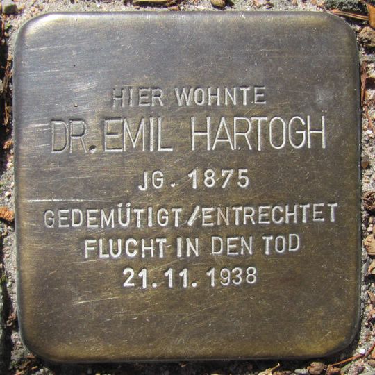 Stolperstein dedicated to Emil Hartogh