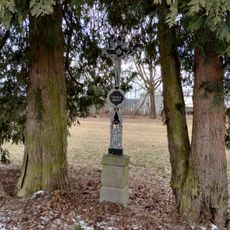 Kříž u silnice na Domanín