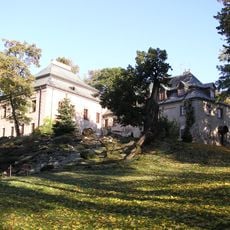 Zespół pałacowy, Czachowskiego 56 w Chlewiskach