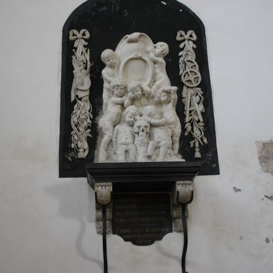 Voormalig klokluidershuisje. Thans kantoor onder de boterhal