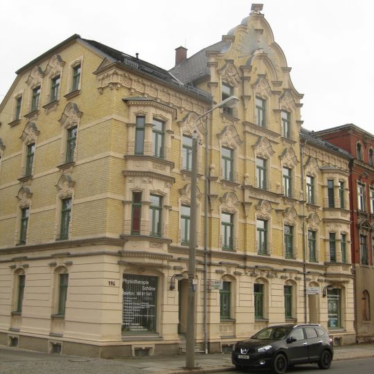 Mietshaus in halboffener Bebauung Zwickauer Straße 194