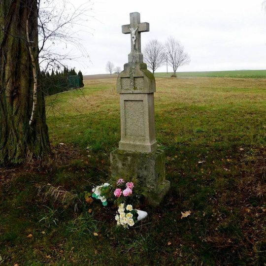 Kříž na jihovýchodním okraji Brzotic
