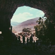 Shuqba-grot